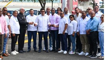Turismo impulsa sostenibilidad y entrega 38 camiones