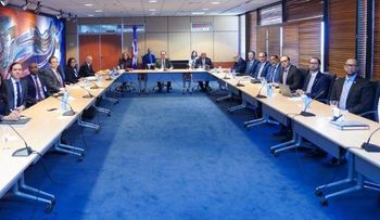 Gobernador Valdez Albizu recibe la misión del Artículo IV del FMI para evaluar desempeño de la economía dominicana