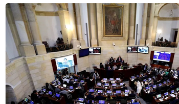 Senado colombiano archiva reforma de salud de Petro
