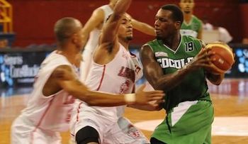 Cocolos vencen a Leones 89 por 76 
