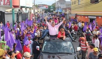 Fernando Rosa hace cierre asueto navideño con marcha caravana