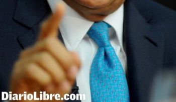 Robertico Salcedo alegadamente abusa de un niño de San Cristóbal  (Video 2014)