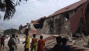 Fotos, video: Tres fuertes terremotos causan decenas de muertos en Filipinas