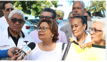 Pensionados exigen inclusión en eventual aumento salarial