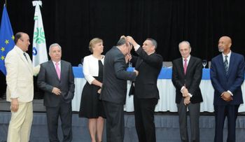 Superintendencia de Electricidad recibe Medalla de Plata
