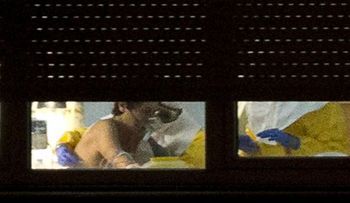 Vigilan a tres personas más por ébola en España