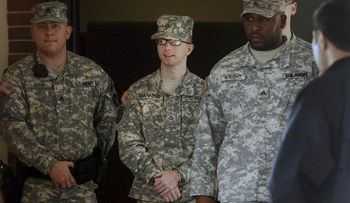 EEUU pide 60 años para Manning por filtrar a WikiLeaks, a espera de sentencia