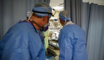 Cientos de pacientes con coronavirus están muriendo de una misteriosa complicación en la sangre