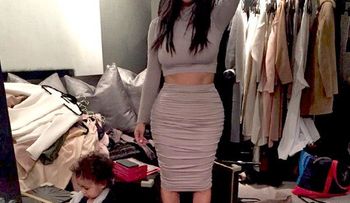 Kim Kardahsian tiene un desorden en su closet 