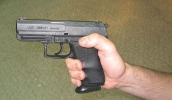 Un pistolero mata un joven hispano e hiere a otro en El Bronx