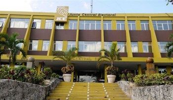 Pleno JCE emite resolución sobre método para elegir senadores y senadoras