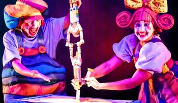 Teatro Cúcara-Mácara presenta la obra "Flores de Carolina y Ajonjolí" en la Sala Nova Teatro este fin de semana