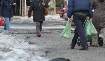Multan miles propietarios edificios y negocios en NY por no limpiar la nieve
