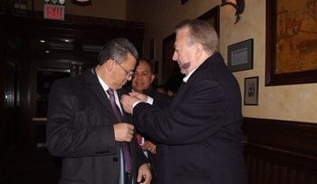 Cónsul de RD en NY y director de Aduanas intercambian impresiones 