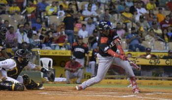 Anemia colectiva en las Aguilas, pierde cuarto en línea; jugadores no batean ni con tablas de palmas