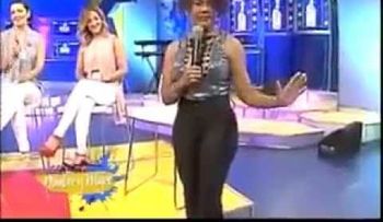 Cheddy Garcia le manda fuego a los criticones