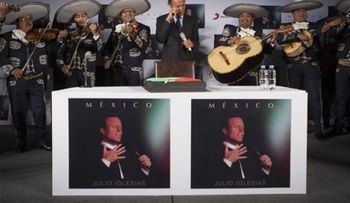 Julio Iglesias: "México" será último disco de estudio