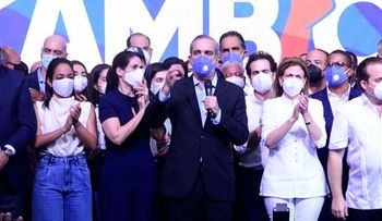 Trajano Santana felicita a Abinader y le augura éxitos en sus funciones