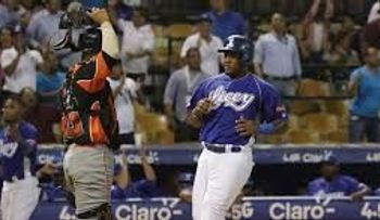 Estrellas derrotan 5-2 a los LE, en la capital; Licey 6 por 1 a los Toros 1, en La Romana