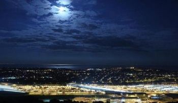 Inusual luna azul iluminará el cielo este viernes