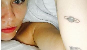 Miley Cyrus metió la pata presumiendo su nuevo tatuaje 