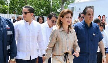 Raquel Peña y Víctor Atallah lideran jornada "Más Salud" en Santiago