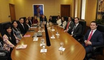 Gobernador Valdez Albizu se reúne con directiva de ANJE; pasan revista a situación de la economía   