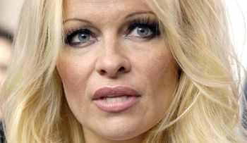Actriz Pamela Anderson se divorcia