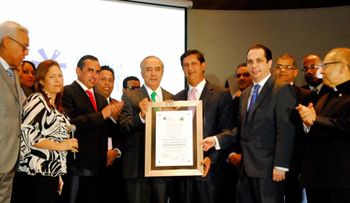 Cemento Panam gana premio  a la â??Excelencia Empresarial ACISâ?