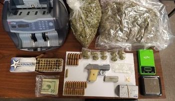 Apresan 4 con armas, drogas y tarjetas falsificadas en Brooklyn