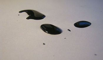 4 trucos para quitar manchas de tinta de gel de la ropa