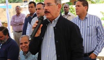 Presidente Medina autoriza préstamo a pescadores de Guayacanes