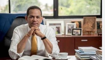 Julio César Valentín: "No hacemos bulto, trabajamos en silencio pero con propósito"