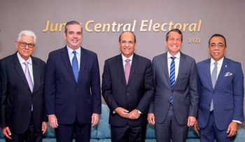 Pleno JCE recibe a Luis Abinader y Orlando Jorge Mera