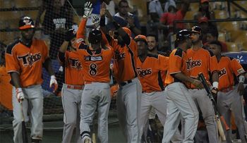 Leones derrotan 4 por 2 a los Toros