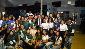 Roberto Ángel Salcedo lleva charla a provincias