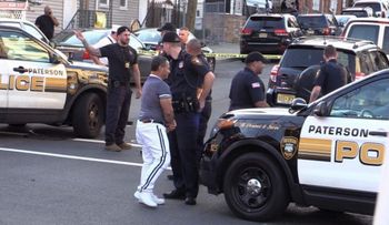 Un joven resulta herido de un botellazo, durante un intenso tiroteo entre dominicanos residentes en Paterson