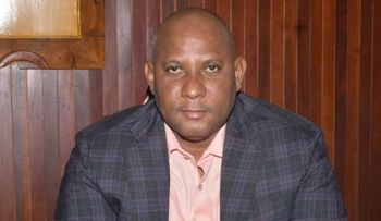 Dicen que regidor Faustino Ávila (Negro Tongolo) enviaba drogas en lanchas rápidas a PR; ordenan su arresto