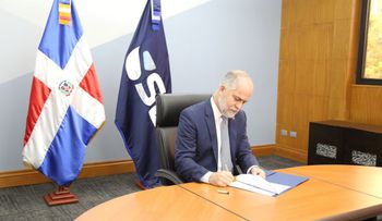 Superintendencia de Bancos firma acuerdo para fortalecer la supervisión de entidades de intermediación financiera y cambiaria
