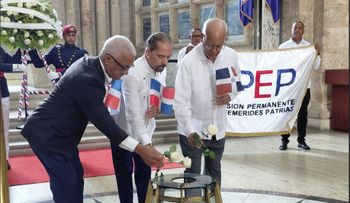 Conmemoran 142 años del natalicio de Pedro Henríquez Ureña