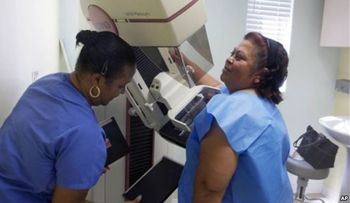 Mamografías son opción a los 40, más útiles con 50