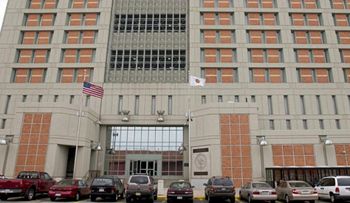 Dominicana "María" testificará en juicio contra exteniente que la violó en cárcel federal de Brooklyn