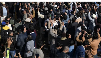 EI reivindica atentado en mezquita de Islamabad