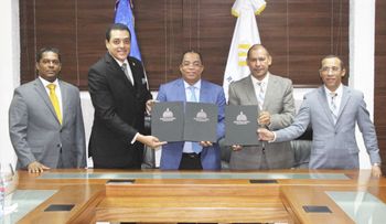 Contraloría firma convenio para fortalecer el desarrollo profesional de sus auditores forenses antifraude