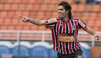 Muere en un accidente de helicóptero el exfutbolista brasileño Fernandao
