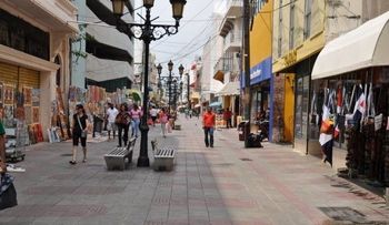 Familias dominicanas gastan 34,8% de sus salarios en canasta básica