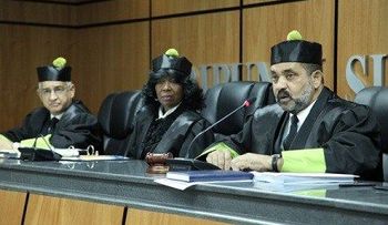 Tribunal Electoral se declara incompetente para disponer conteo manual de votos