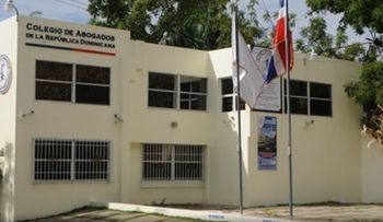 Colegio de Abogados respalda independencia judicial y condena presiones contra jueza caso Jet Set