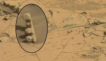 Avistan un 'semáforo' y una bola de forma perfecta en Marte 