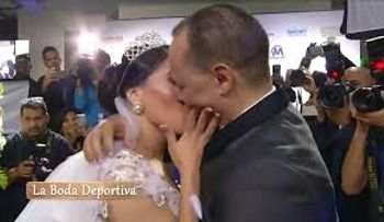Decoración y el diseño floral boda de Franklin Mirabal fue realizado por empresa Wedding Planner, de Vanessa Estrella